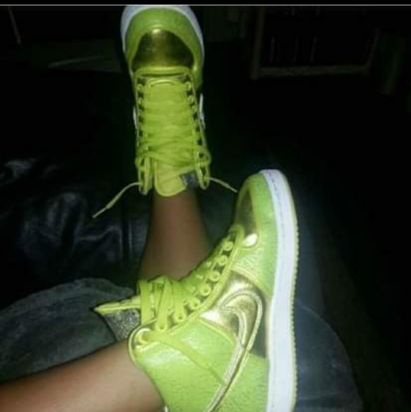 Nike - Picture 3 of 4